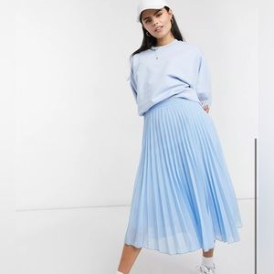 ASOS Blue Pleated Midi Skirt Size 4